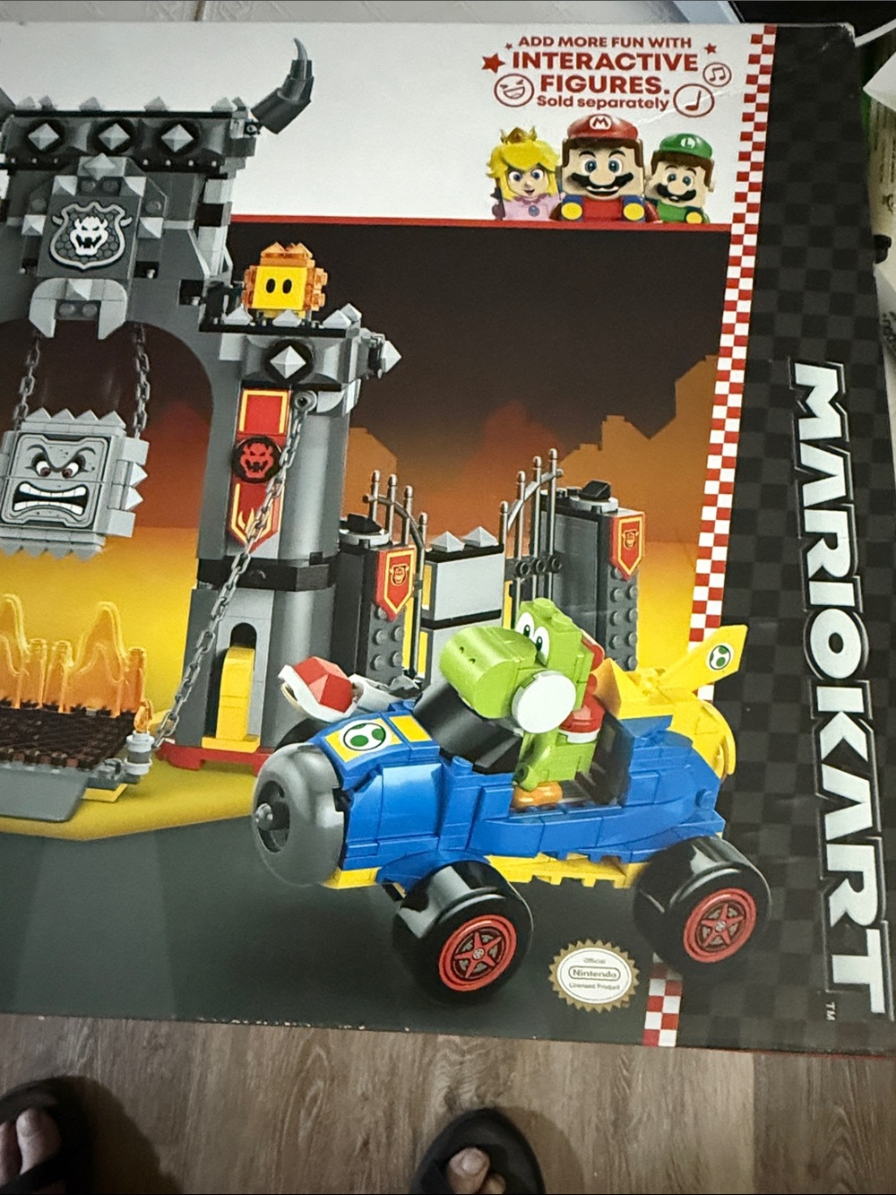 Lego Mario Kart Bowser Castle Showdown – Red, Black, Yellow - Picture 9 of 11